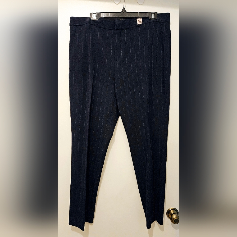 Banana Republic Ryan Curvy Navy Pinstripe